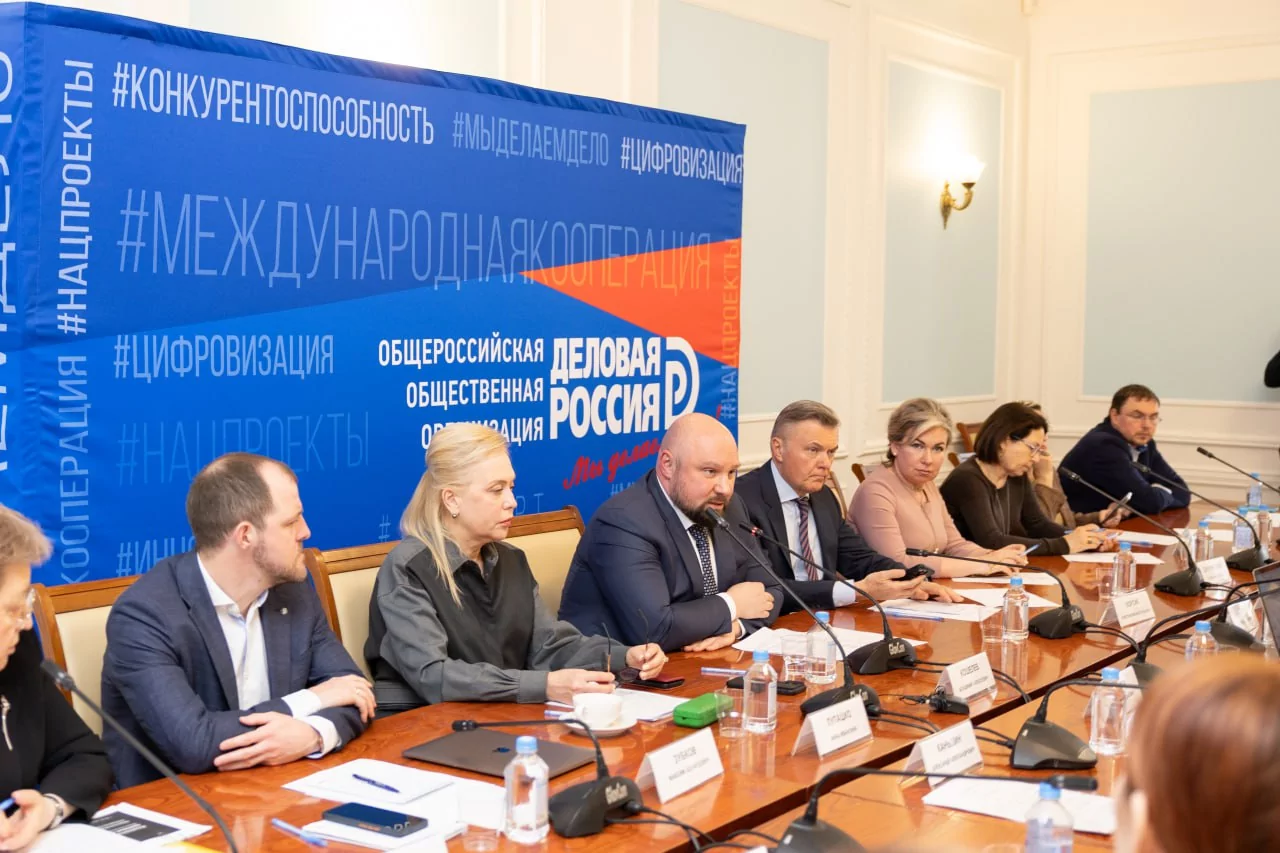 Владимир Кошелев анонсировал внесение в этом году в Госдуму РФ законопроекта об урегулировании риелторской деятельности