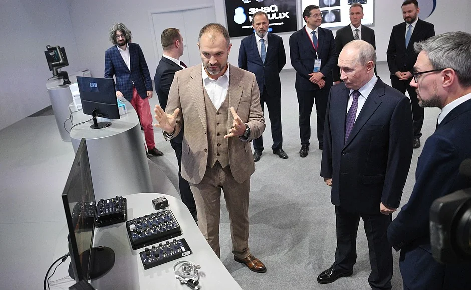 Компания курского делоросса представила президенту России разработки в области роботизации горной добычи 