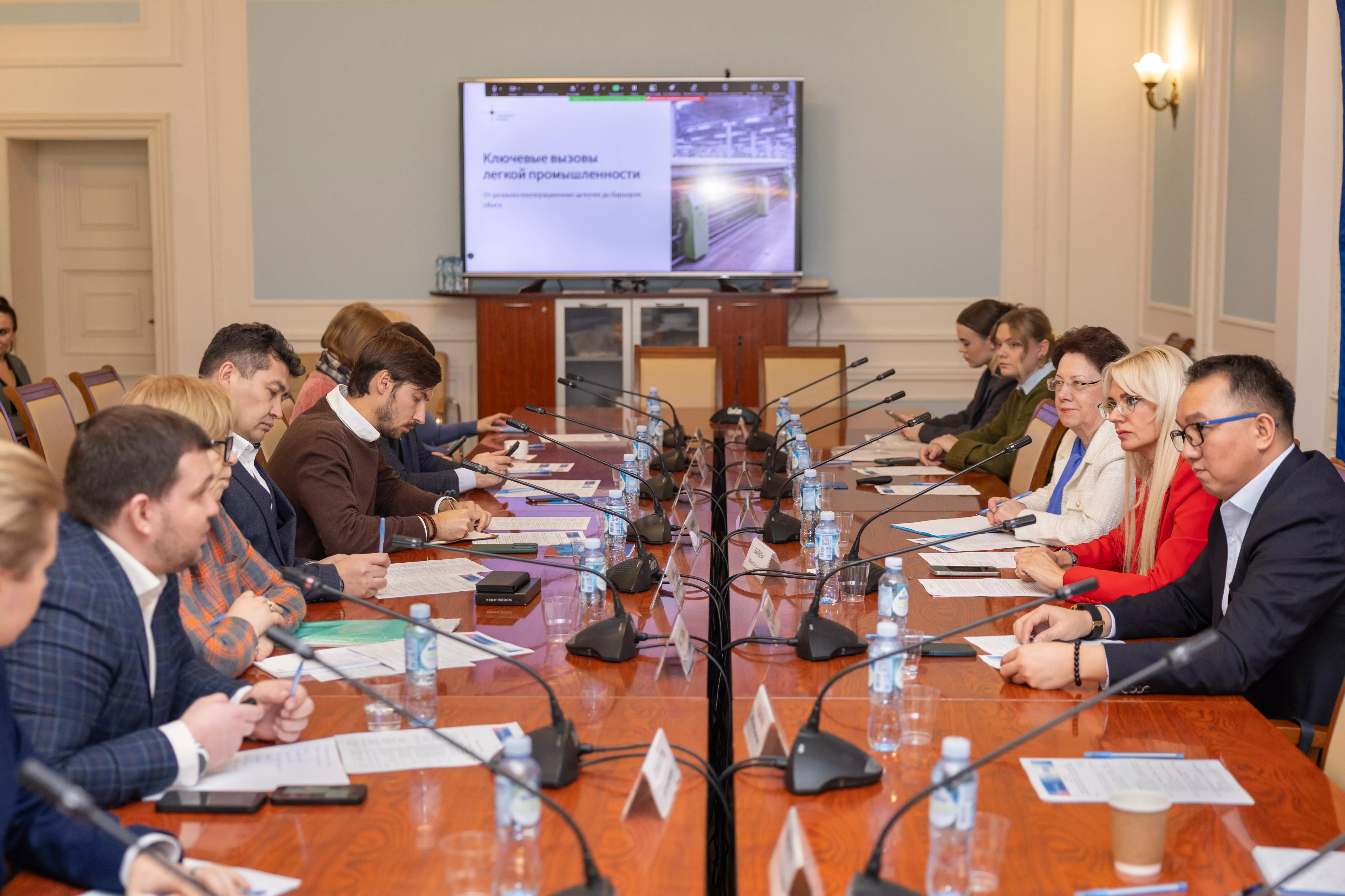 Делороссы предложили меры по поддержке российских производителей лёгкой промышленности
